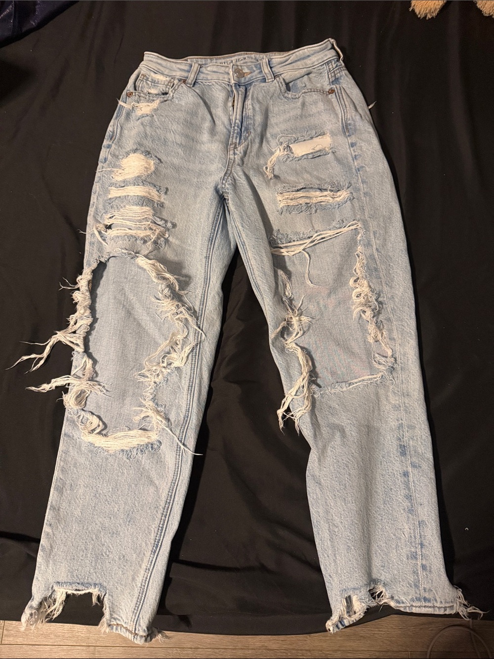 American Eagle Light Blue Distressed Ripped Women's Jeans